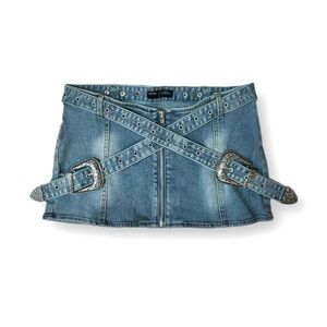 brand new denim mini skirt / zip up front + western buckle strap detail (s)